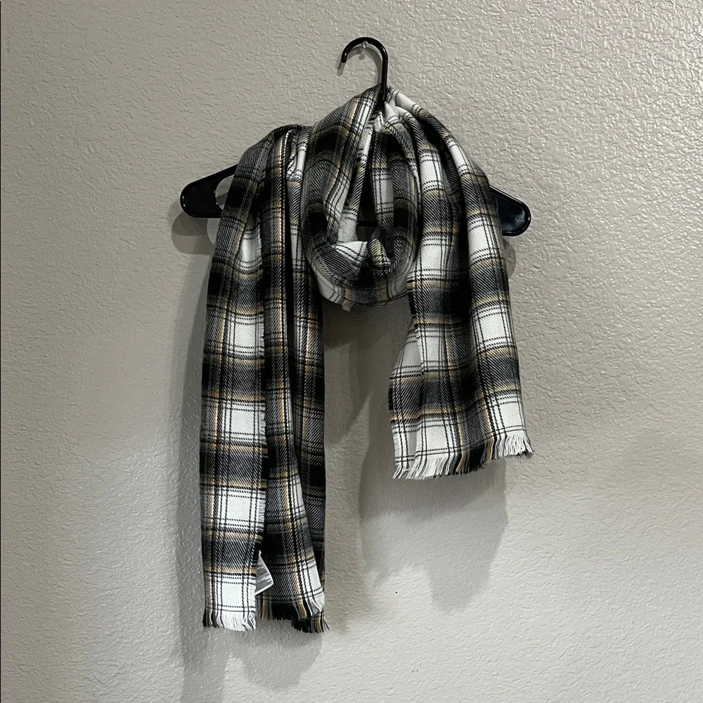 GAP Mens Black White Plaid Cozy Comfy Scarf  One Size Fringe Hem Outdoors